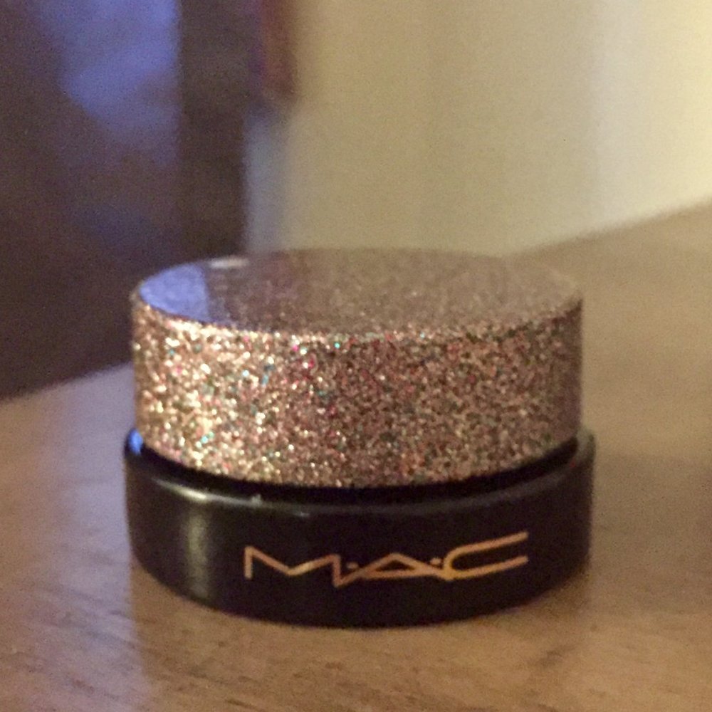 MAC Cosmetics Spellbinder shadow - Swing on a Star